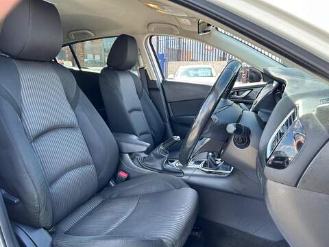 Mazda Mazda3 2.0 SKYACTIV-G SE-L Hatchback 5dr Petrol Manual Euro 5 (s/s) (120 ps) - U559
