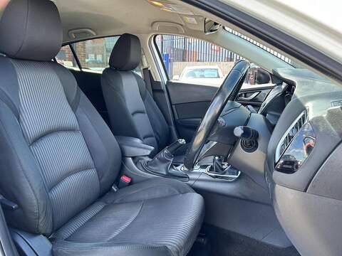 Mazda Mazda3 2.0 SKYACTIV-G SE-L Hatchback 5dr Petrol Manual Euro 5 (s/s) (120 ps) - U559