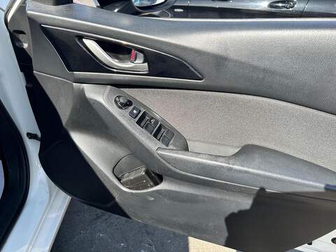 Mazda Mazda3 2.0 SKYACTIV-G SE-L Hatchback 5dr Petrol Manual Euro 5 (s/s) (120 ps) - U559