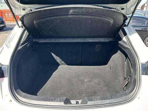 Mazda Mazda3 2.0 SKYACTIV-G SE-L Hatchback 5dr Petrol Manual Euro 5 (s/s) (120 ps) - U559