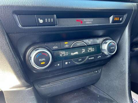 Mazda Mazda3 2.0 SKYACTIV-G SE-L Hatchback 5dr Petrol Manual Euro 5 (s/s) (120 ps) - U559