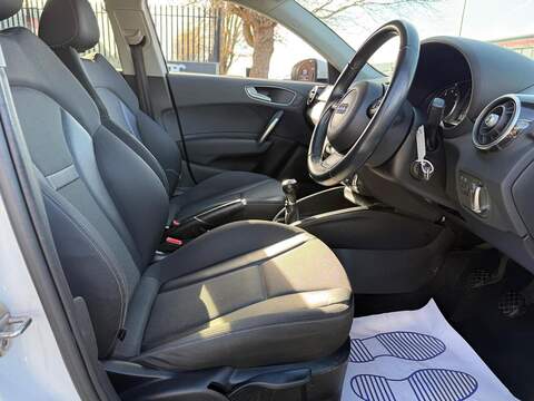 Audi A1 1.4 TFSI Sport Sportback 5dr Petrol Manual Euro 5 (s/s) (122 ps) - U560