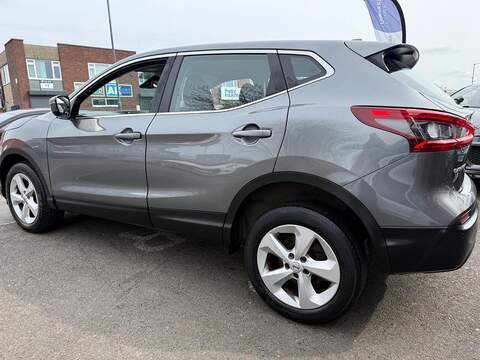 Nissan Qashqai 1.5 dCi Acenta Premium SUV 5dr Diesel Manual Euro 6 (s/s) (115 ps) - U561