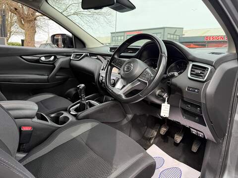 Nissan Qashqai 1.5 dCi Acenta Premium SUV 5dr Diesel Manual Euro 6 (s/s) (115 ps) - U561