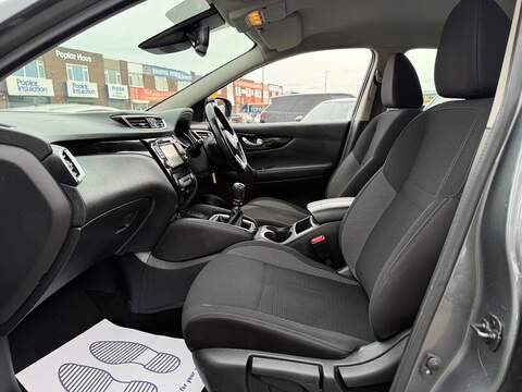 Nissan Qashqai 1.5 dCi Acenta Premium SUV 5dr Diesel Manual Euro 6 (s/s) (115 ps) - U561