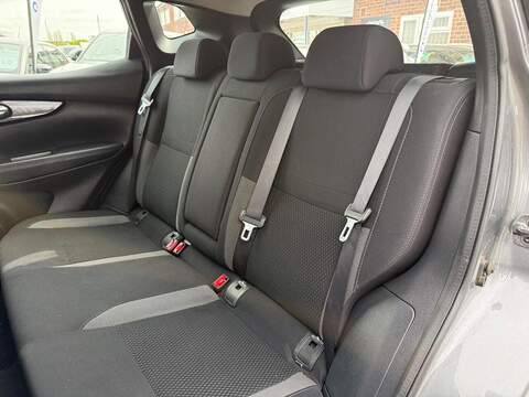 Nissan Qashqai 1.5 dCi Acenta Premium SUV 5dr Diesel Manual Euro 6 (s/s) (115 ps) - U561