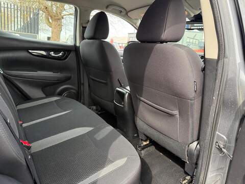 Nissan Qashqai 1.5 dCi Acenta Premium SUV 5dr Diesel Manual Euro 6 (s/s) (115 ps) - U561