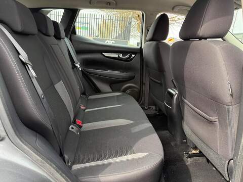 Nissan Qashqai 1.5 dCi Acenta Premium SUV 5dr Diesel Manual Euro 6 (s/s) (115 ps) - U561
