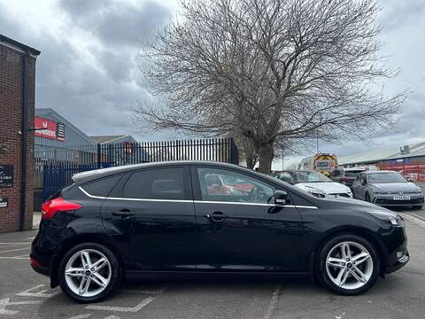 Ford Focus 1.0T EcoBoost Titanium Hatchback 5dr Petrol Manual Euro 6 (s/s) (125 ps) - U564