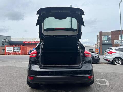 Ford Focus 1.0T EcoBoost Titanium Hatchback 5dr Petrol Manual Euro 6 (s/s) (125 ps) - U564