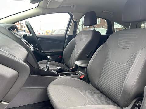 Ford Focus 1.0T EcoBoost Titanium Hatchback 5dr Petrol Manual Euro 6 (s/s) (125 ps) - U564