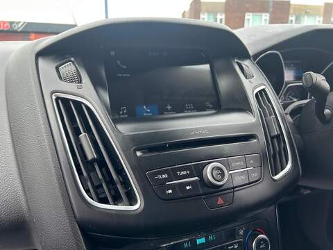 Ford Focus 1.0T EcoBoost Titanium Hatchback 5dr Petrol Manual Euro 6 (s/s) (125 ps) - U564