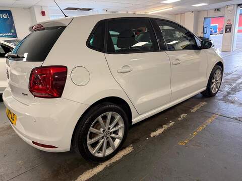 Volkswagen Polo 1.0 BlueMotion Tech SE Design Hatchback 5dr Petrol Manual Euro 6 (s/s) (60 ps) - U569