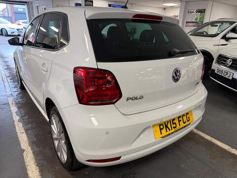 Volkswagen Polo 1.0 BlueMotion Tech SE Design Hatchback 5dr Petrol Manual Euro 6 (s/s) (60 ps) - U569