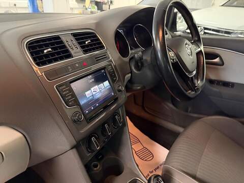 Volkswagen Polo 1.0 BlueMotion Tech SE Design Hatchback 5dr Petrol Manual Euro 6 (s/s) (60 ps) - U569