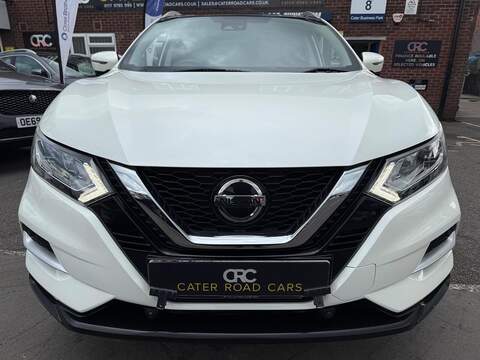Nissan Qashqai 1.3 DIG-T N-Connecta SUV 5dr Petrol Manual Euro 6 (s/s) (140 ps) - U570