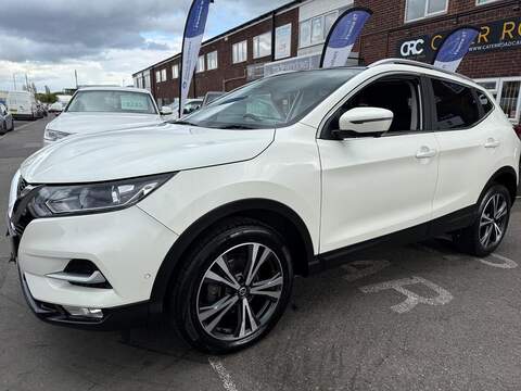 Nissan Qashqai 1.3 DIG-T N-Connecta SUV 5dr Petrol Manual Euro 6 (s/s) (140 ps) - U570