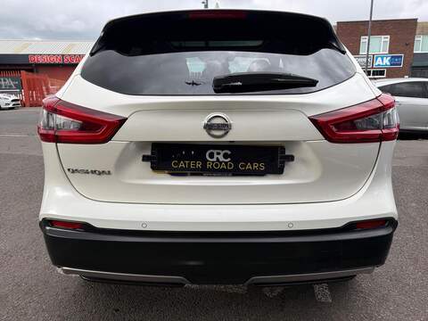 Nissan Qashqai 1.3 DIG-T N-Connecta SUV 5dr Petrol Manual Euro 6 (s/s) (140 ps) - U570