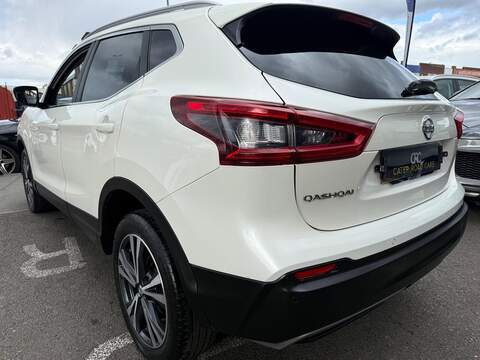 Nissan Qashqai 1.3 DIG-T N-Connecta SUV 5dr Petrol Manual Euro 6 (s/s) (140 ps) - U570