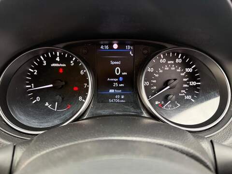 Nissan Qashqai 1.3 DIG-T N-Connecta SUV 5dr Petrol Manual Euro 6 (s/s) (140 ps) - U570