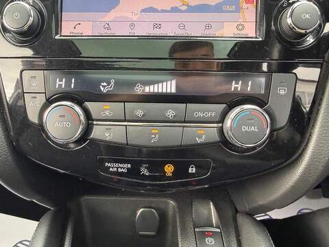 Nissan Qashqai 1.3 DIG-T N-Connecta SUV 5dr Petrol Manual Euro 6 (s/s) (140 ps) - U570