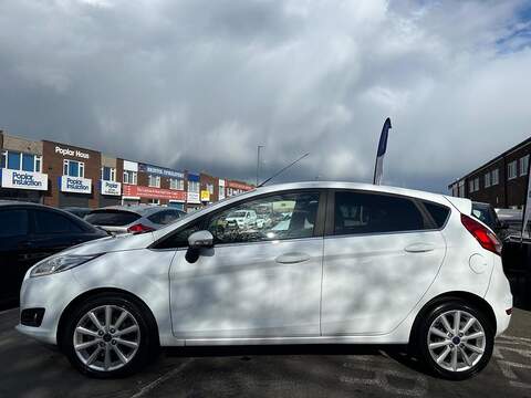 Ford Fiesta 1.0T EcoBoost Titanium Hatchback 5dr Petrol Manual Euro 6 (s/s) (100 ps) - U573