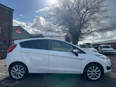 Ford Fiesta 1.0T EcoBoost Titanium Hatchback 5dr Petrol Manual Euro 6 (s/s) (100 ps) - U573