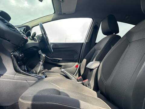 Ford Fiesta 1.0T EcoBoost Titanium Hatchback 5dr Petrol Manual Euro 6 (s/s) (100 ps) - U573