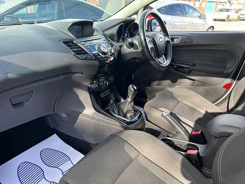Ford Fiesta 1.0T EcoBoost Titanium Hatchback 5dr Petrol Manual Euro 6 (s/s) (100 ps) - U573