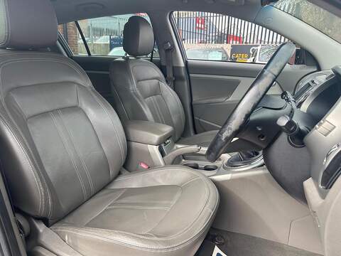 Kia Sportage 2.0 CRDi KX-4 SUV 5dr Diesel Manual AWD Euro 5 (181 bhp) - U579