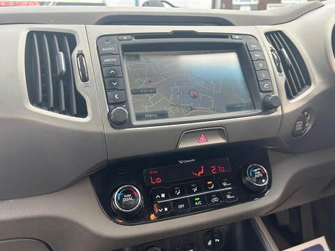 Kia Sportage 2.0 CRDi KX-4 SUV 5dr Diesel Manual AWD Euro 5 (181 bhp) - U579