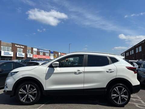 Nissan Qashqai 1.2 DIG-T N-Connecta SUV 5dr Petrol Manual Euro 6 (s/s) (115 ps) - U583
