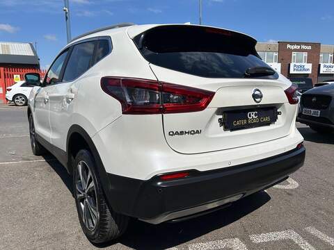 Nissan Qashqai 1.2 DIG-T N-Connecta SUV 5dr Petrol Manual Euro 6 (s/s) (115 ps) - U583