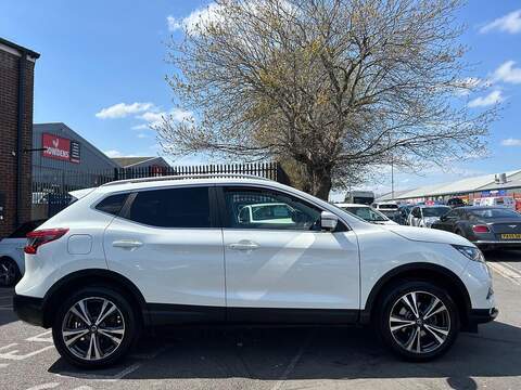 Nissan Qashqai 1.2 DIG-T N-Connecta SUV 5dr Petrol Manual Euro 6 (s/s) (115 ps) - U583