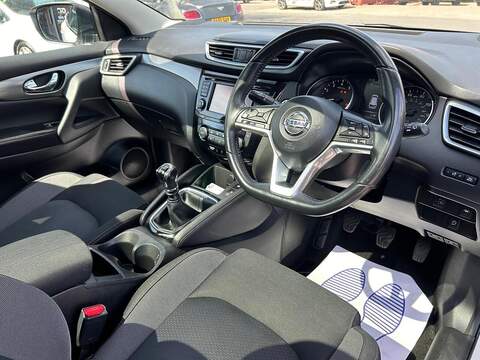 Nissan Qashqai 1.2 DIG-T N-Connecta SUV 5dr Petrol Manual Euro 6 (s/s) (115 ps) - U583