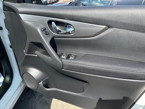 Nissan Qashqai 1.2 DIG-T N-Connecta SUV 5dr Petrol Manual Euro 6 (s/s) (115 ps) - U583