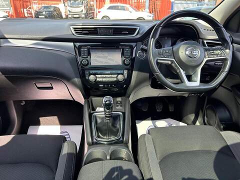 Nissan Qashqai 1.2 DIG-T N-Connecta SUV 5dr Petrol Manual Euro 6 (s/s) (115 ps) - U583