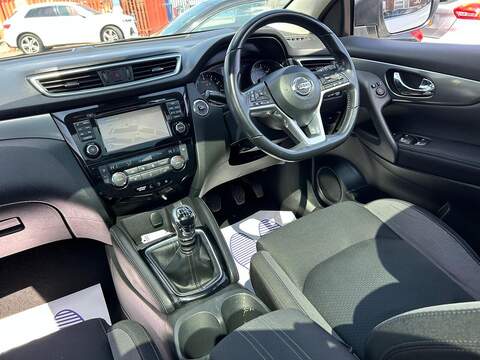 Nissan Qashqai 1.2 DIG-T N-Connecta SUV 5dr Petrol Manual Euro 6 (s/s) (115 ps) - U583