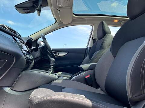 Nissan Qashqai 1.2 DIG-T N-Connecta SUV 5dr Petrol Manual Euro 6 (s/s) (115 ps) - U583