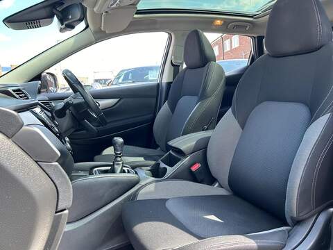 Nissan Qashqai 1.2 DIG-T N-Connecta SUV 5dr Petrol Manual Euro 6 (s/s) (115 ps) - U583