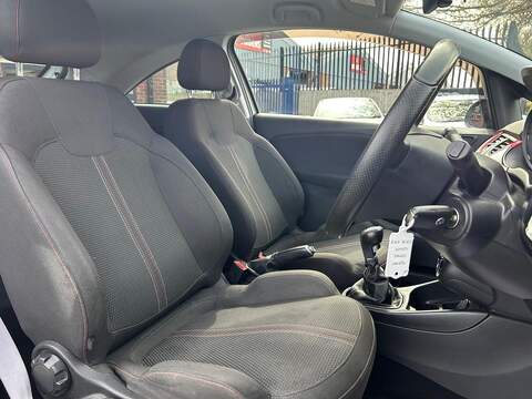 Vauxhall Corsa 1.4i Turbo White Edition Hatchback 3dr Petrol Manual Euro 6 (s/s) (150 ps) - U587