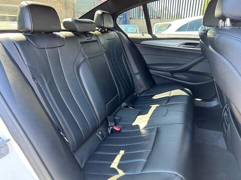 BMW 5 Series 2.0 530e 9.2kWh M Sport Saloon 4dr Petrol Plug-in Hybrid Auto Euro 6 (s/s) (252 ps) - U588