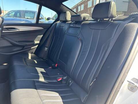 BMW 5 Series 2.0 530e 9.2kWh M Sport Saloon 4dr Petrol Plug-in Hybrid Auto Euro 6 (s/s) (252 ps) - U588