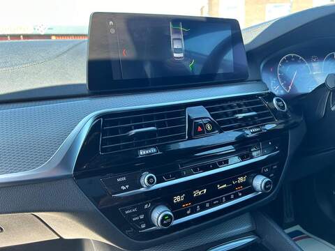 BMW 5 Series 2.0 530e 9.2kWh M Sport Saloon 4dr Petrol Plug-in Hybrid Auto Euro 6 (s/s) (252 ps) - U588