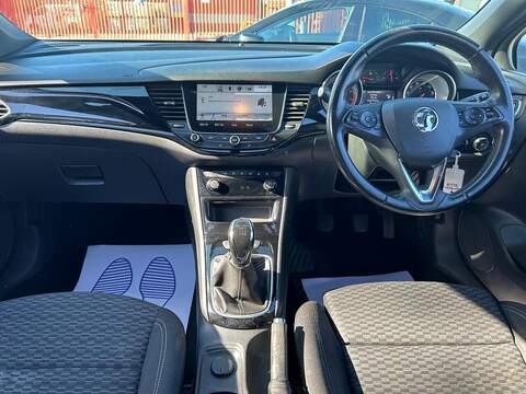 Vauxhall Astra 1.6i Turbo GPF SRi VX Line Nav Hatchback 5dr Petrol Manual Euro 6 (s/s) (200 ps) - U589