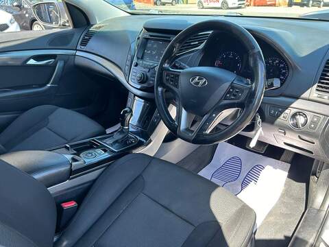 Hyundai i40 1.7 CRDi Blue Drive SE Nav Tourer 5dr Diesel DCT Euro 6 (s/s) (141 ps) - U592