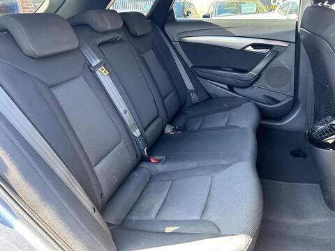 Hyundai i40 1.7 CRDi Blue Drive SE Nav Tourer 5dr Diesel DCT Euro 6 (s/s) (141 ps) - U592