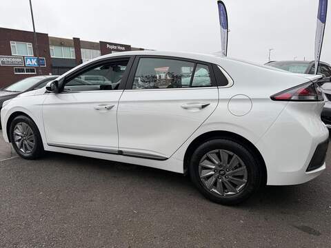 Hyundai IONIQ 38.3kWh Premium Hatchback 5dr Electric Auto (136 ps) - U594