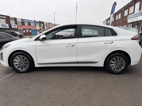 Hyundai IONIQ 38.3kWh Premium Hatchback 5dr Electric Auto (136 ps) - U594