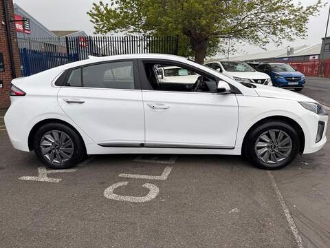 Hyundai IONIQ 38.3kWh Premium Hatchback 5dr Electric Auto (136 ps) - U594